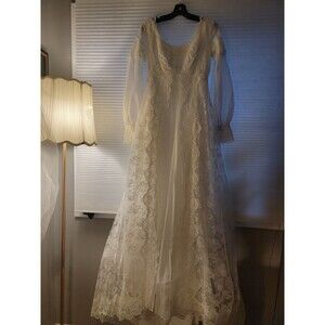 Antique Wedding Dress Bridal Gown Train  Lace Pearls Victorian Pleats With Veil